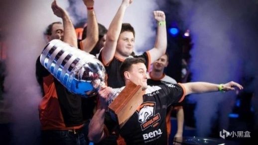 目睹15岁男孩山顶解说后，秘鲁甲转播商报销路费邀其出席联赛