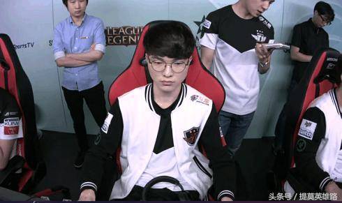 跟队记者：邓弗里斯因脚踝受伤可能缺阵至12月中旬左右