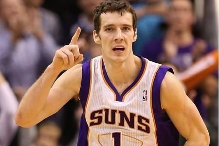 首秀惊艳！江苏外援爱德华兹&亨特合砍51分